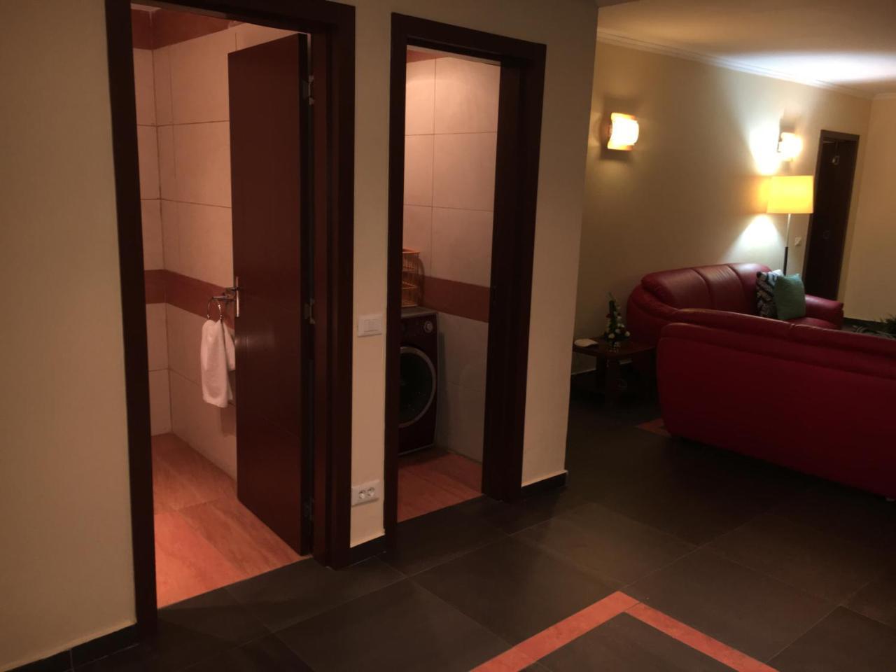 Djeug'Appart Hotel Yaounde Exterior photo